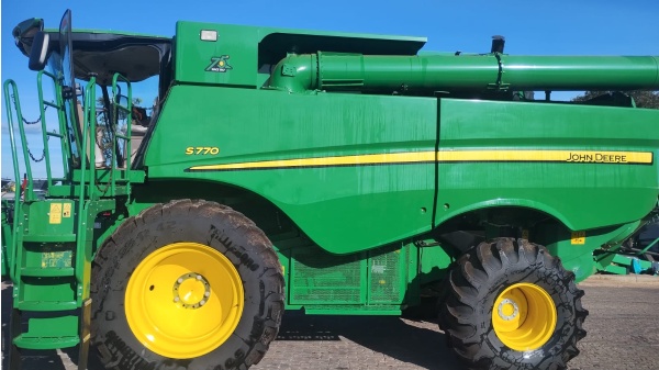 Colheitadeira John Deere S770 ano 2023
