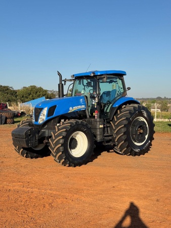 Trator New Holland T7.245 ano 2014