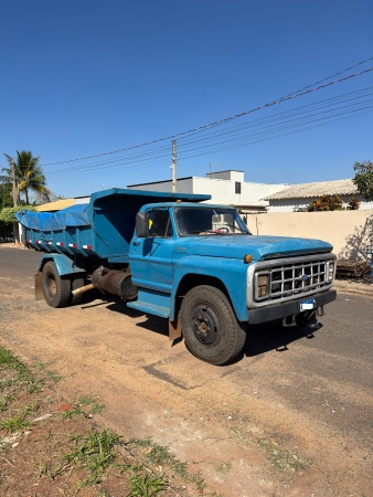Caminhão Ford F11.000 ano 1981