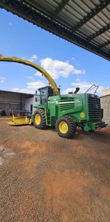 Forrageira Automotriz John Deere 7350 ano 2014