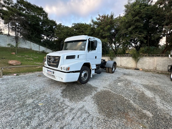 Caminhão Mercedes Benz Atron 1635 ano 2014