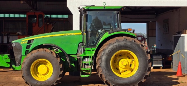 Trator John Deere 8430r ano 2008