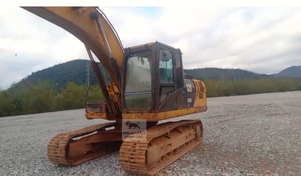 Escavadeira Caterpillar 320 D2 ano 2017