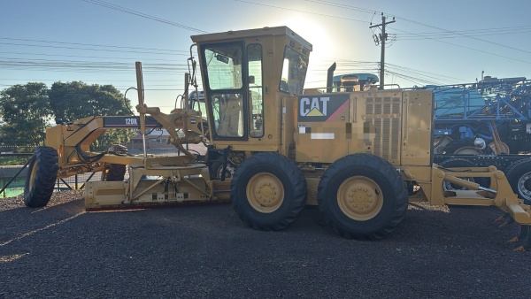 Motoniveladora Caterpillar 120K ano 2014