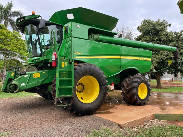 Colheitadeira John Deere S680 ano 2012