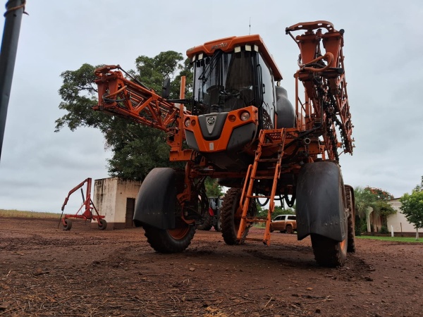 Pulverizador Autopropelido Jacto 3030 ano 2014