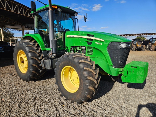 Trator John Deere 7230 J ano 2020