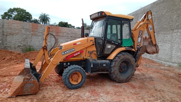 Retroescavadeira Randon RD406 ano 2012 - RD406 - Máquinas de Linha Amarela