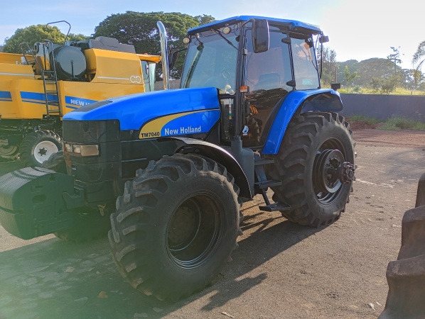 Trator New Holland TM 7040 ano 2013