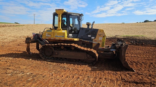 Trator de Esteira Komatsu D61-EX ano 2010 - D61-EX - Máquinas de Linha Amarela