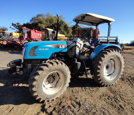 Trator LS Tractor Plus 100 ano 2017