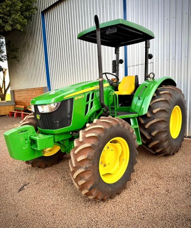 Trator John Deere 5080E ano 2022