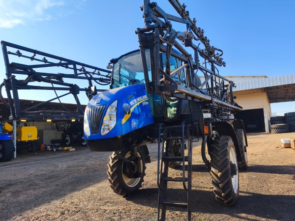 Pulverizador Autopropelido New Holland SP2500 ano 2013