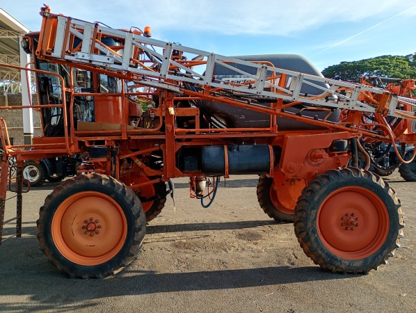 Pulverizador Pro Solus Arabutan 2500 ano 2011