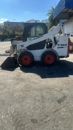 Mini Carregadeira Bobcat S570 ano 2018