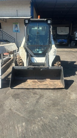 Mini Carregadeira Bobcat S570 ano 2018