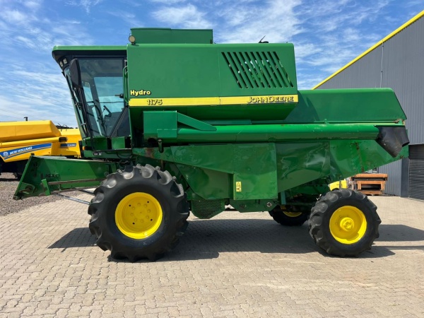 Colheitadeira John Deere 1175 ano 2008