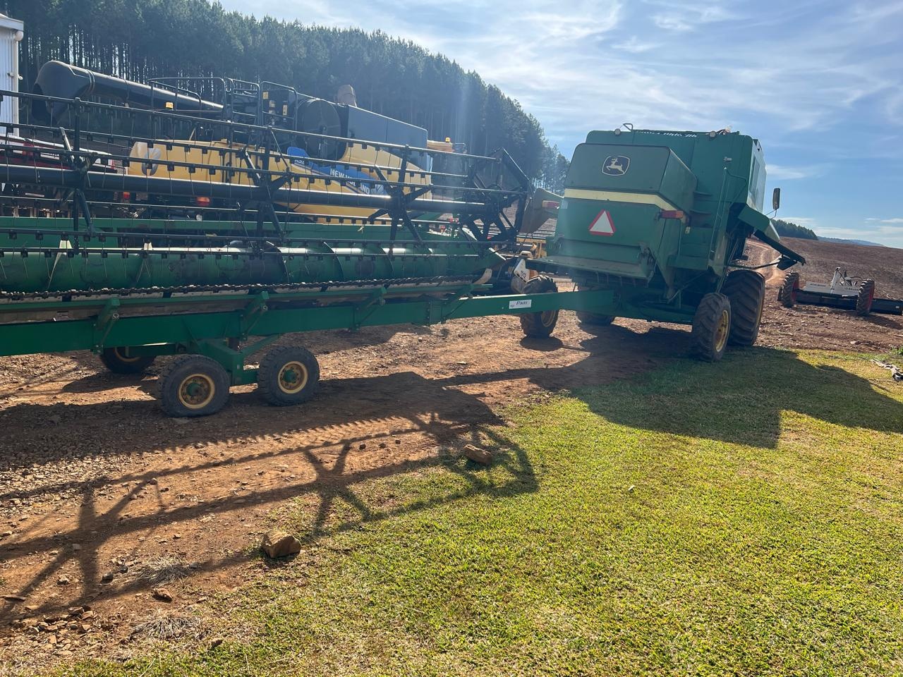 Colheitadeira John Deere 1175 ano 2011