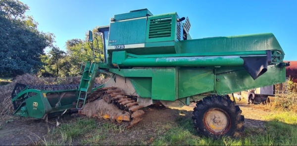 Colheitadeira John Deere 1175 ano 2000