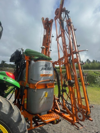 Pulverizador Jacto Condor 800 AM18 ano 2016