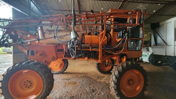 Pulverizador Autopropelido Jacto UNIPORT 2000 ano 2002