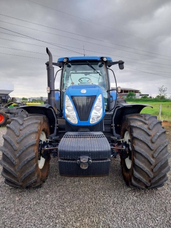 Trator New Holland T 7.260 ano 2017