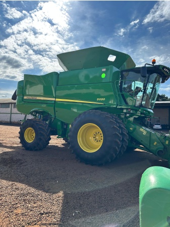 Colheitadeira John Deere S680
