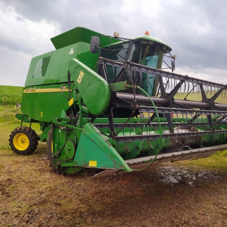 Colheitadeira John Deere 1450 ano 2004