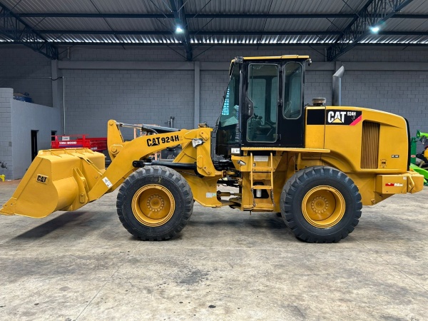 Pá Carregadeira Caterpillar 924HZ ano 2010