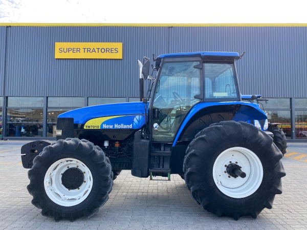 Trator New Holland TM 7010 ano 2011