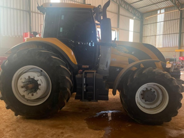Trator Valtra T230 CVT ano 2018