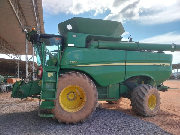 Colheitadeira John Deere S780 ano 2020