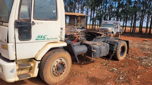 Caminhão Ford Cargo 4432E ano 2006