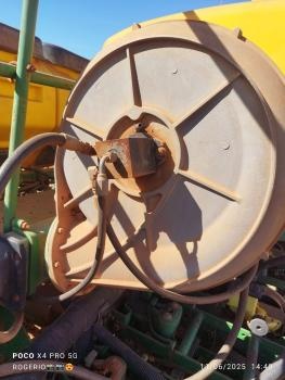 Plantadeira John Deere 2126 ano 2008