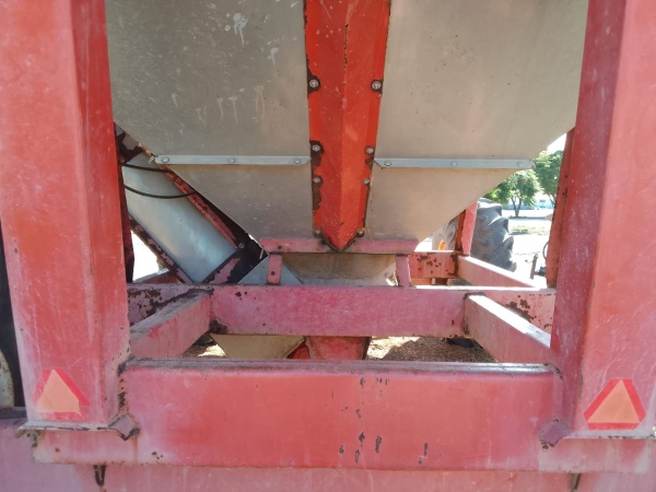 Carreta Graneleira Jan Tanker Magnu 25000 ano 2015