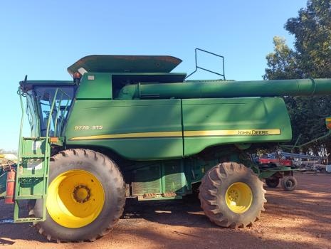 Colheitadeira John Deere 9770 ano 2011