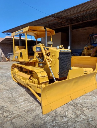 Trator de Esteira Caterpillar D4E ano 1983