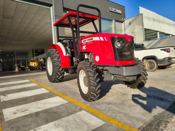 Trator Massey Ferguson 4275  ano 2015