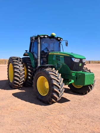 Trator John Deere 6210 M ano 2022
