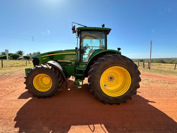 Trator John Deere 7230 J ano 2022