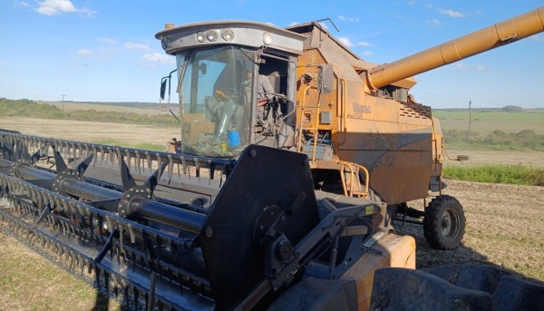 Colheitadeira Valtra BC4500 ano 2008