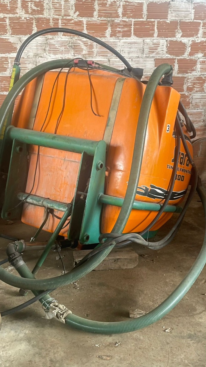 Pulverizador Stara Titan 1200 ano 2012