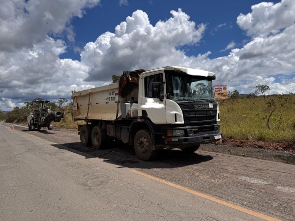 Caminhão Scania P 310 ano 2014