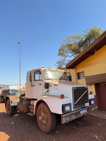 Caminhão Volvo N10 ano 1984
