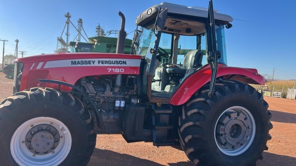 Trator Massey Ferguson MF 7180 ano 2013
