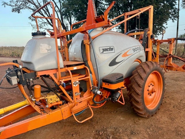 Pulverizador Jacto Advance 3000 AM24 ano 2006