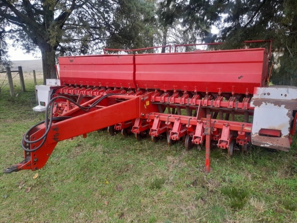 Plantadeira Stara SFILL 9522 ano 2004