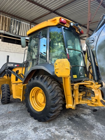 Retroescavadeira John Deere 310L ano 2021
