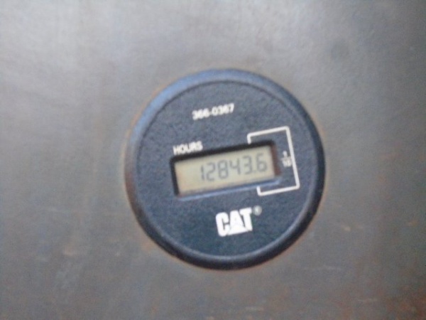 Escavadeira Caterpillar 320 D2L ano 2013