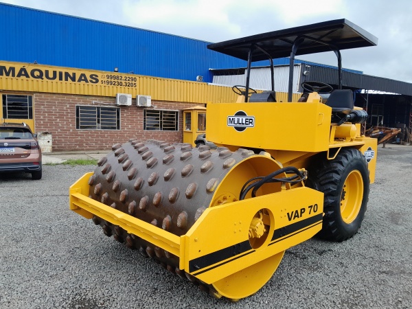 Rolo Compactador Müller VAP70 ano 1981